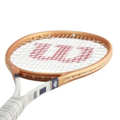 Wilson Blade 98 (16x19) V7.0 Roland Garros 2021 12 Wilson Blade 98 (16x19) V7.0 Roland Garros 2021 -Tennis Boutiques WR068611 3